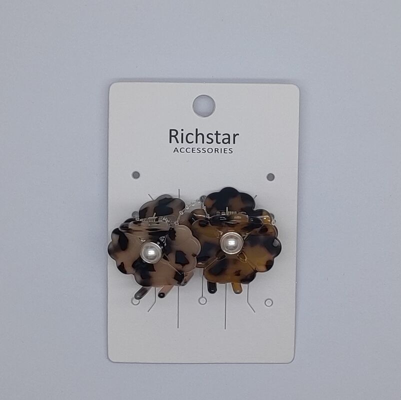 Various Shapes and Designs Acrylic Claw Clip with Leopard Print Effect